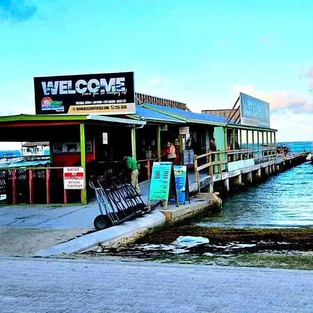 Voyager Sun & Reef Hotel
