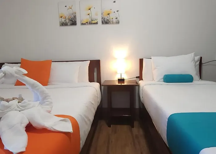 Voyager Sun & Reef San Pedro (Ambergris Caye)