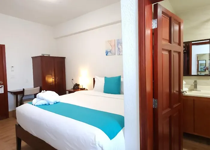 Voyager Sun & Reef Hotel 3*